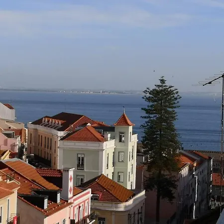 Graca Lovers 2 * Lisbona