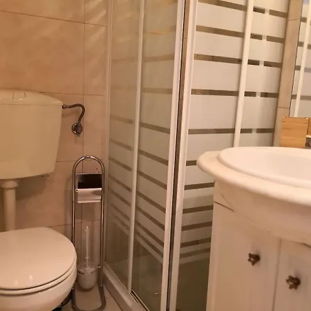 Graca Lovers 2 * Lisbona